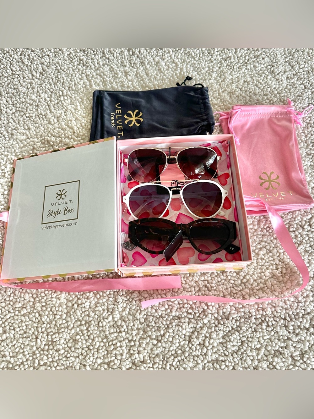 New Velvet women’s Style box sunglasses set of 3